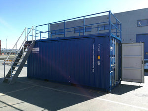 20′ Store Container with a roof terrace