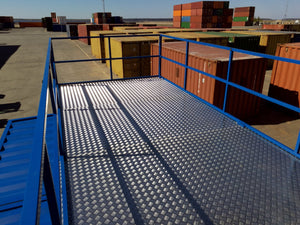 20′ Store Container with a roof terrace